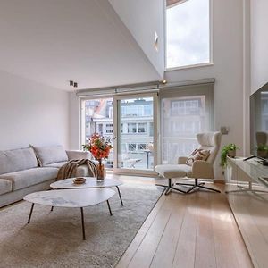 Huswell - Lovely And Open Apartment On Prime Location